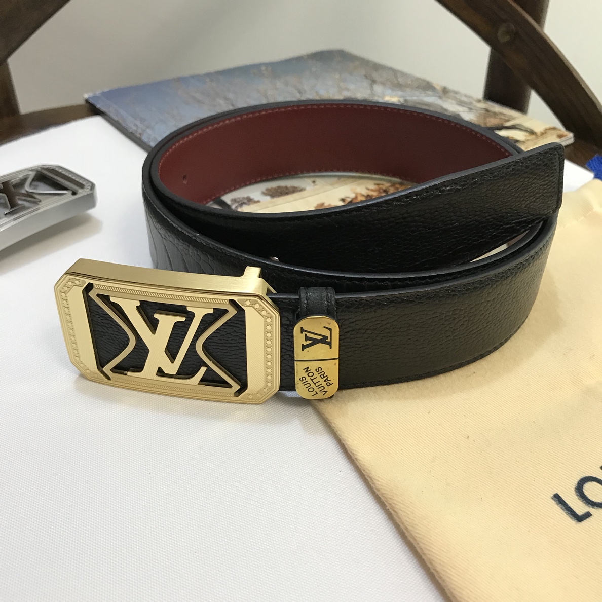 Mẫu ảnh chụp thắt lưng nam 08
