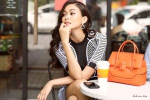 Mẫu ảnh chụp ví da nữ