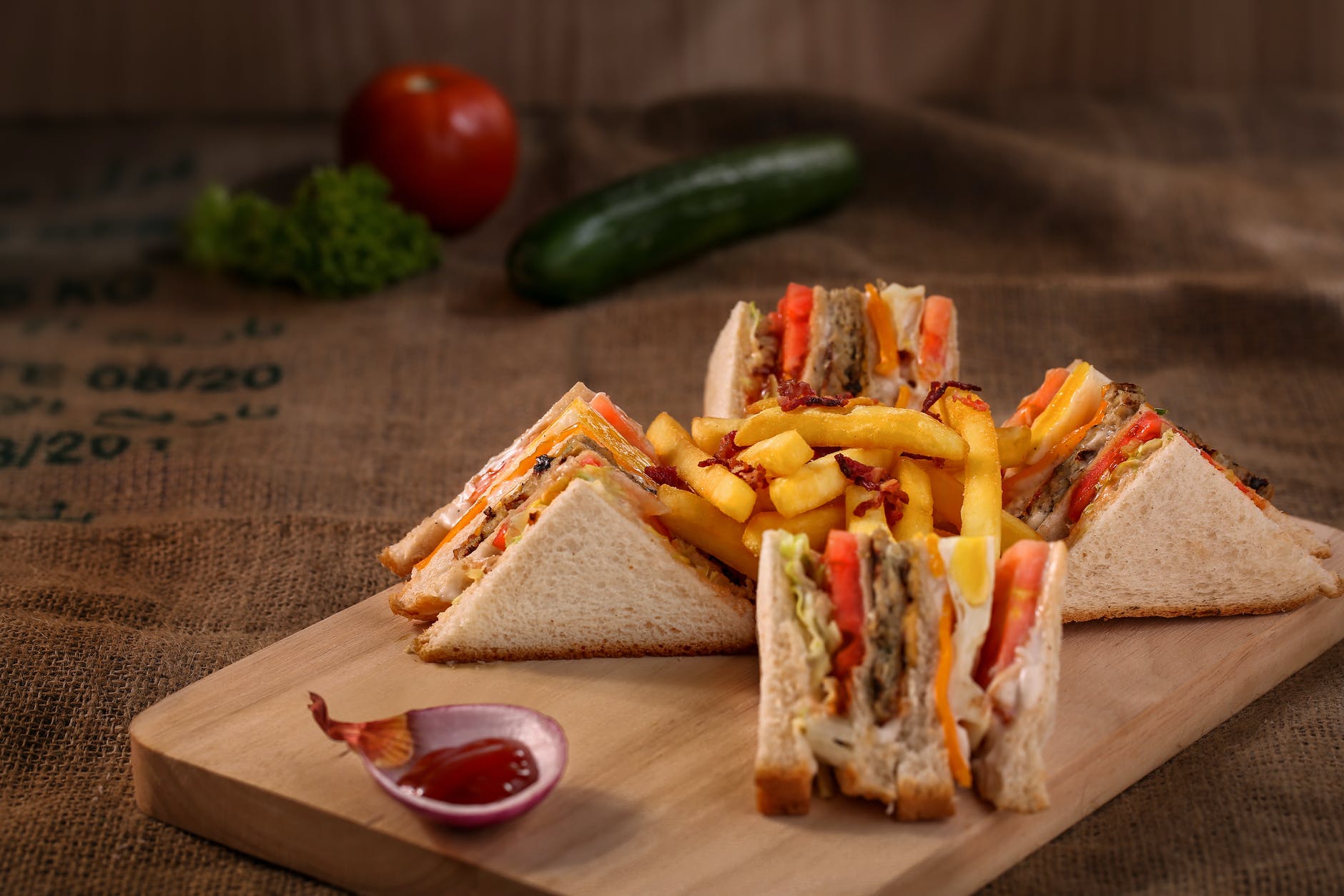 Tấm ván gỗ ep mỏng được sử dụng nhiều trong các bộ ảnh quảng cáo đồ ăn thực phẩm