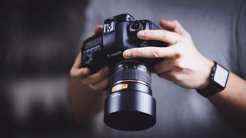Máy ảnh DSLR là lựa chọn hoàn hảo cho một bộ ảnh chụp sản phẩm chất lượng