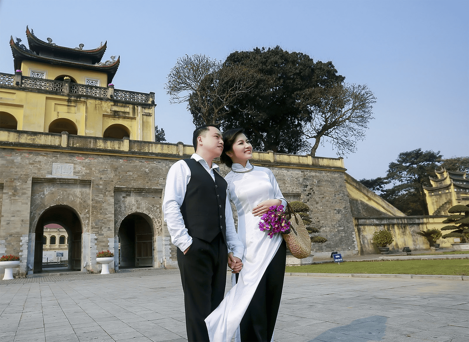 Hoàng thành Thăng Long là lựa chọn tuyệt vời cho những concept chụp ảnh cưới với trang phục truyền thống (Ảnh sưu tầm)