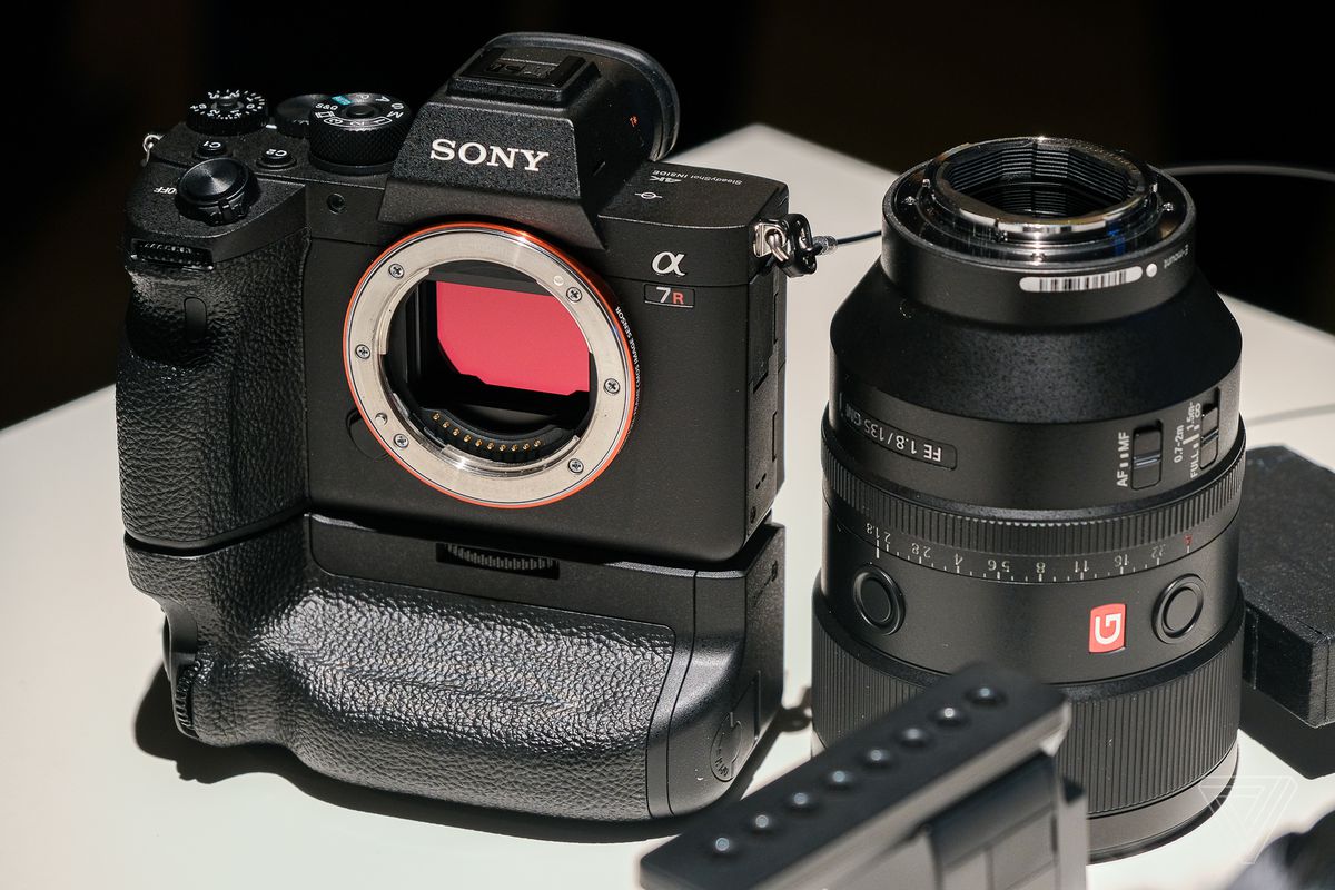 máy ảnh Sony A7R Mark IV
